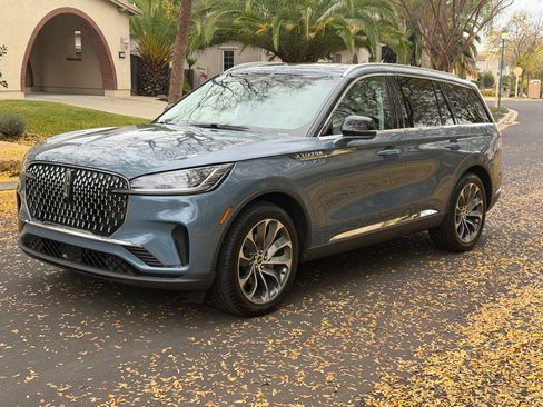 Used 2025 Lincoln Aviator Reserve image 2