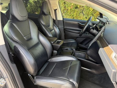 Used 2016 Tesla Model X 90D image 15