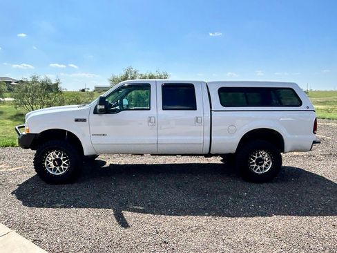 Used 2001 Ford F250 Short Bed image 2