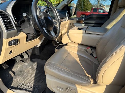 Used 2017 Ford F150 Lariat w/ FX4 Off-Road Package image 8