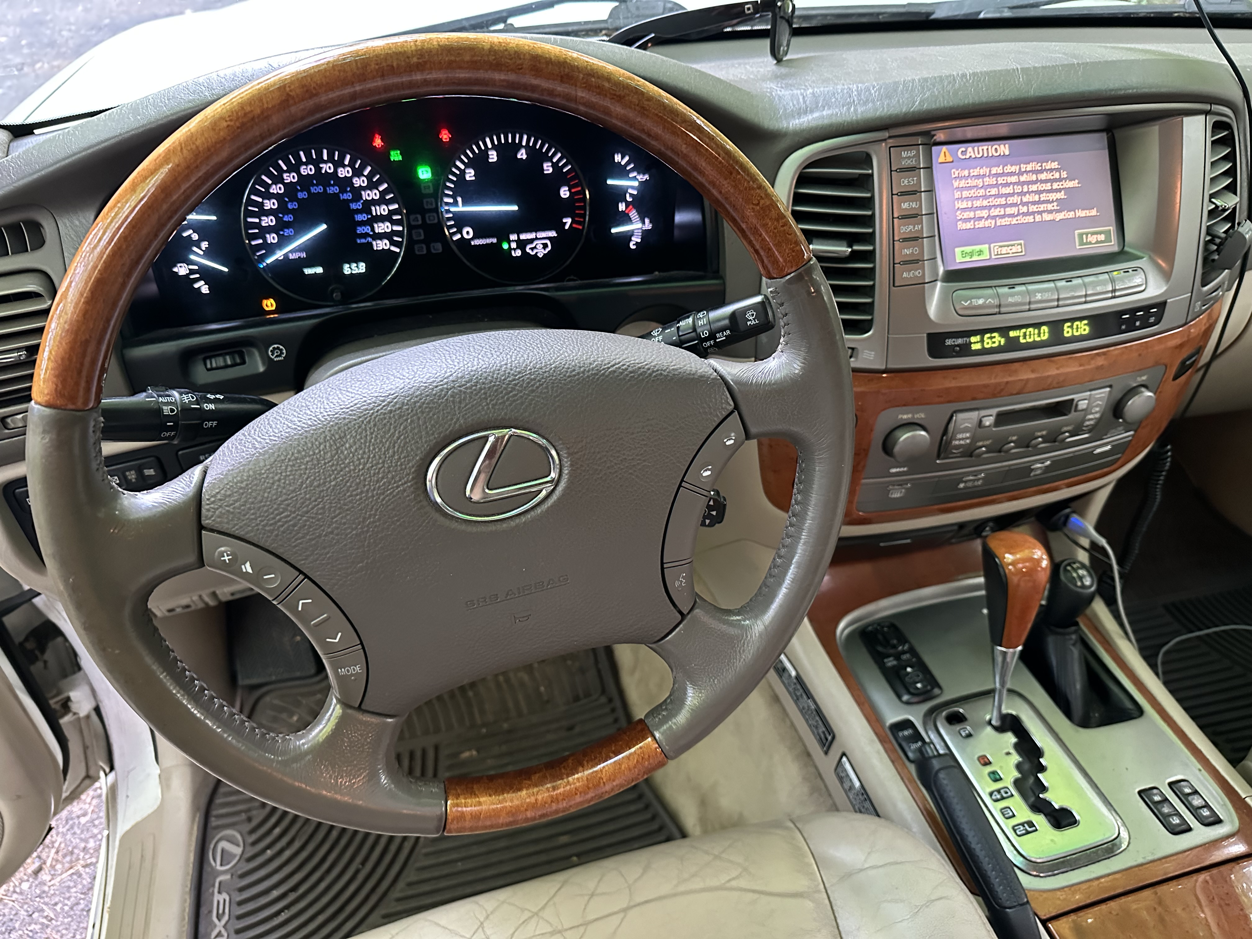 Used 2006 Lexus LX 470 4WD w/ Preferred Accessory Pkg image 12