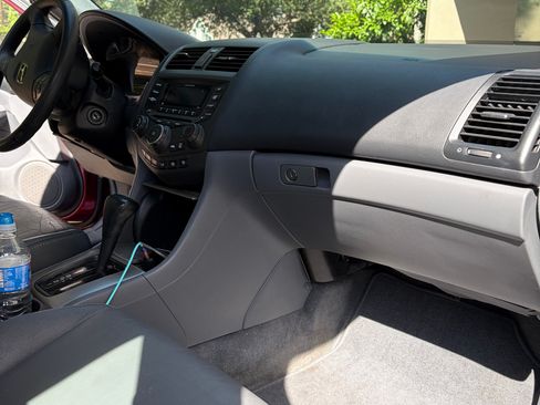 Used 2005 Honda Accord EX image 16