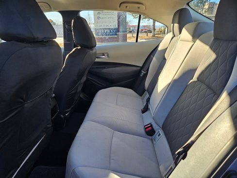 Used 2020 Toyota Corolla LE image 10