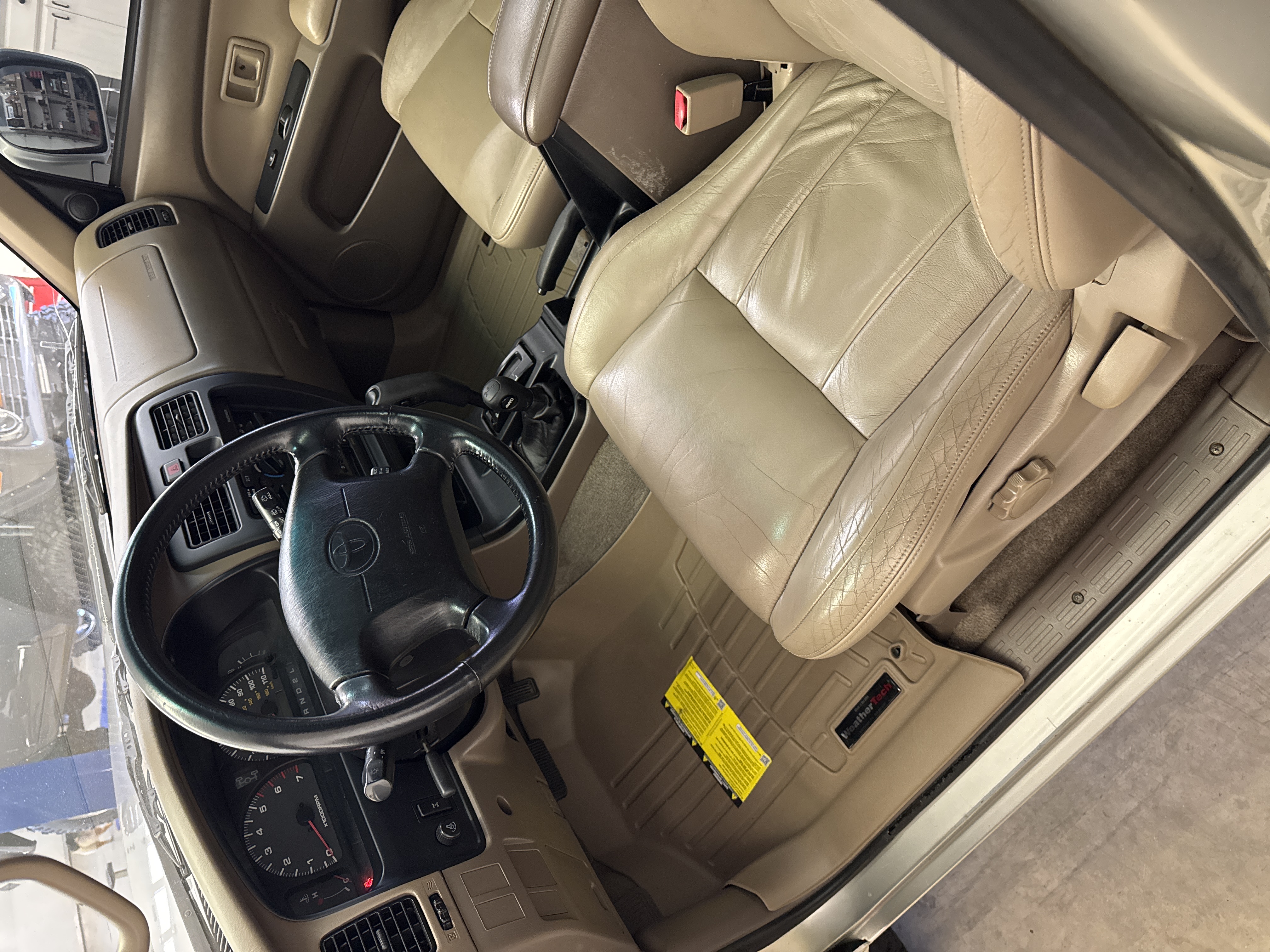 Used 2001 Toyota 4Runner SR5 AWD/4WD image 10