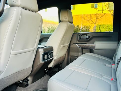 Used 2020 Chevrolet Silverado 2500 LTZ w/ LTZ Premium Package image 28