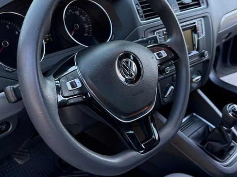 Used 2017 Volkswagen Jetta S image 13