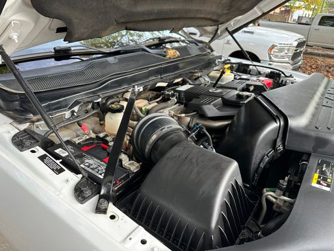 Used 2019 RAM 3500 Tradesman w/ Chrome Appearance Group image 14