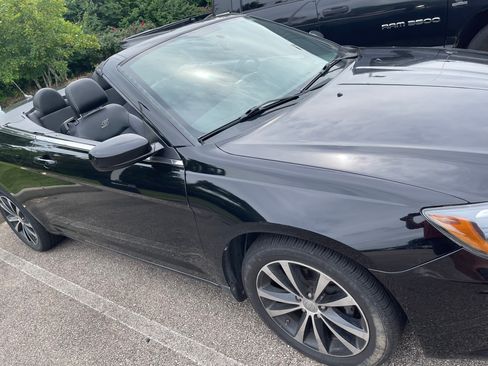 Used 2011 Chrysler 200 S image 6