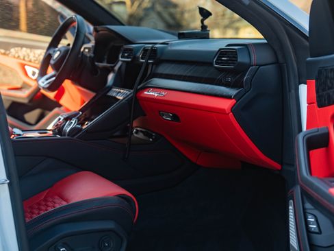 Used 2019 Lamborghini Urus image 12