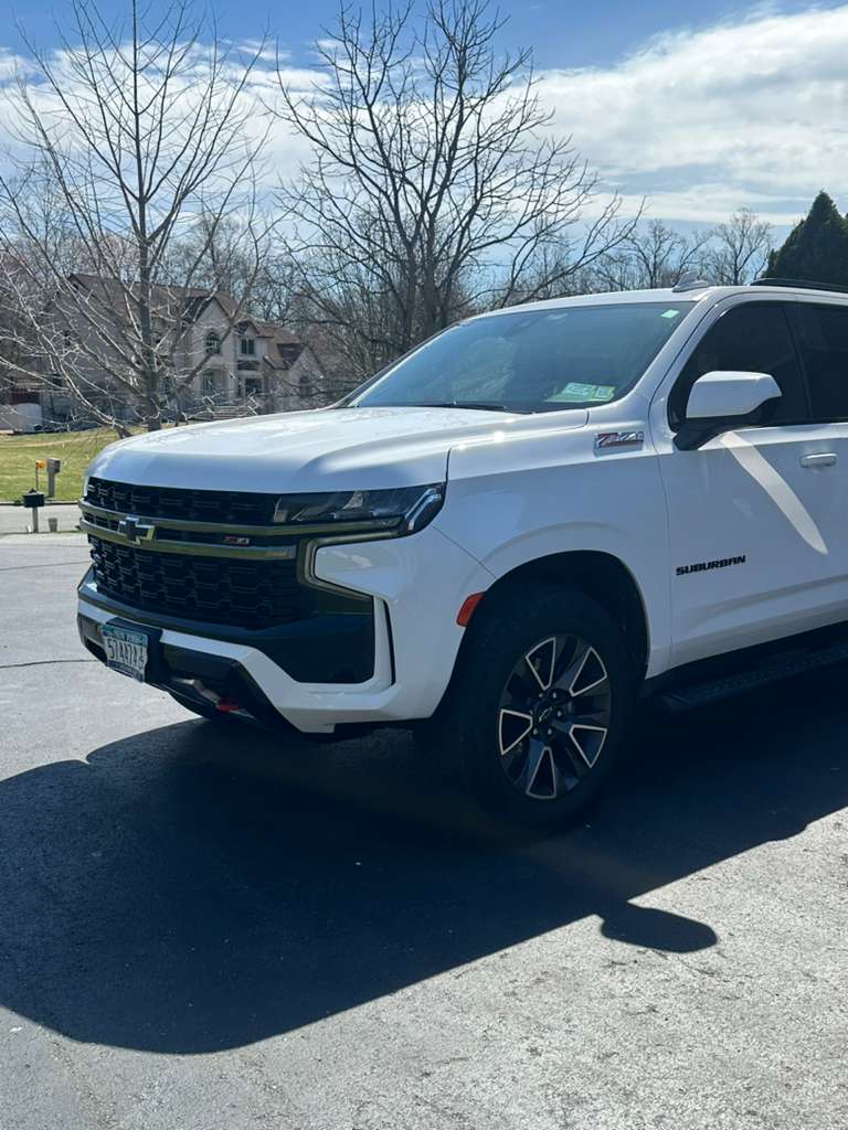 Used 2022 Chevrolet Suburban Z71 AWD/4WD image 2