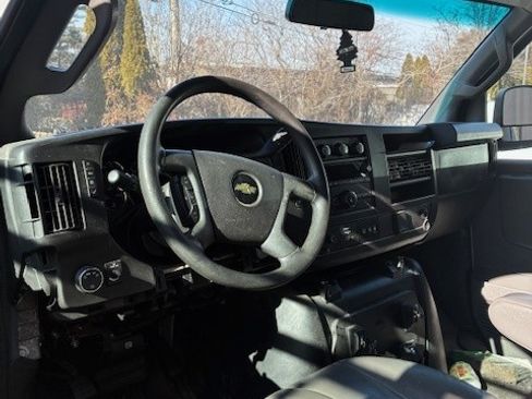 Used 2020 Chevrolet Express 2500 Extended w/ Driver Convenience Package image 4