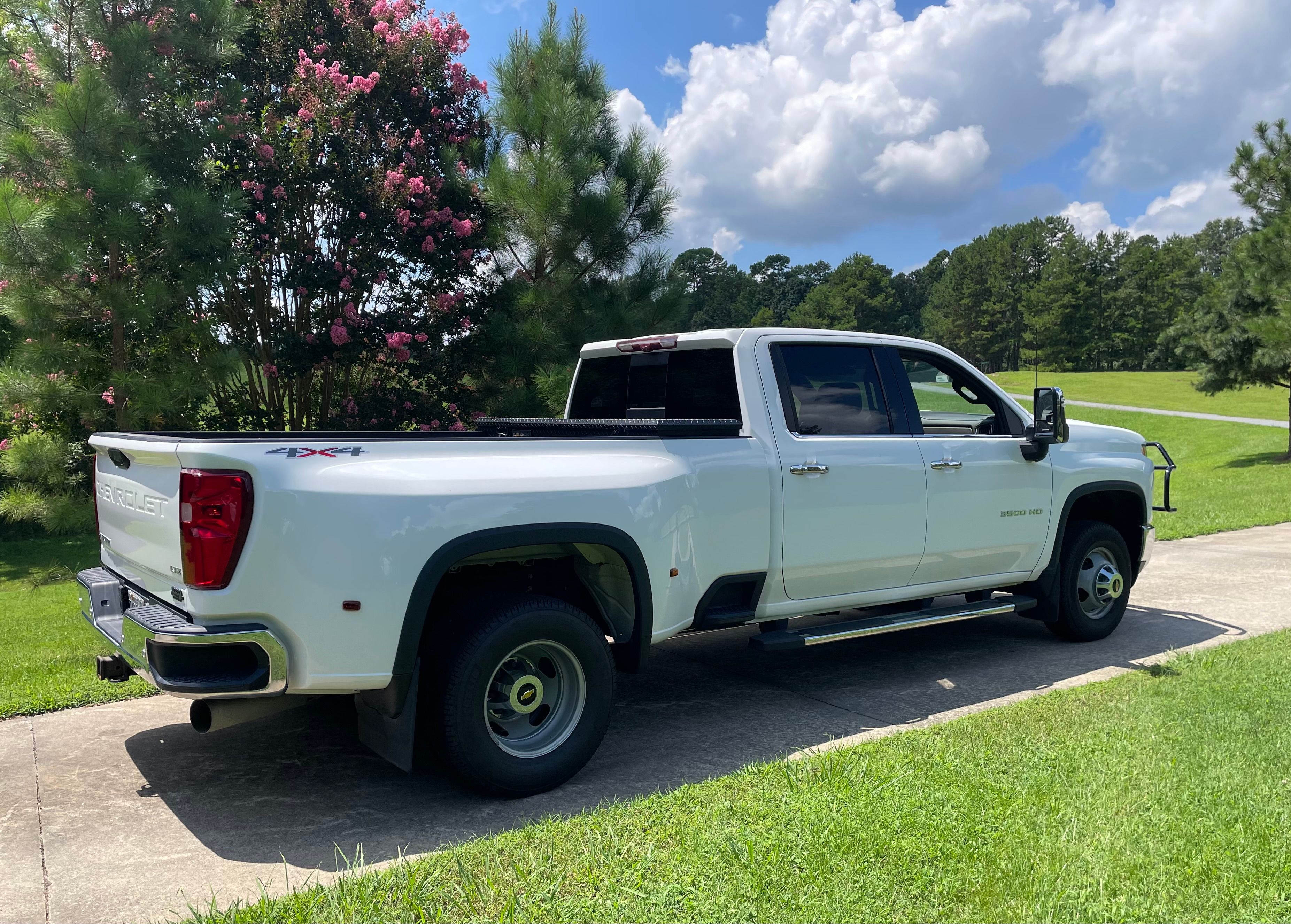 Used 2020 Chevrolet Silverado 3500 LTZ w/ LTZ Plus Package AWD/4WD image 9
