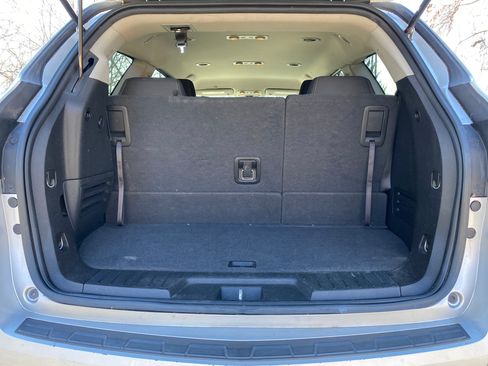 Used 2016 Chevrolet Traverse LT image 25