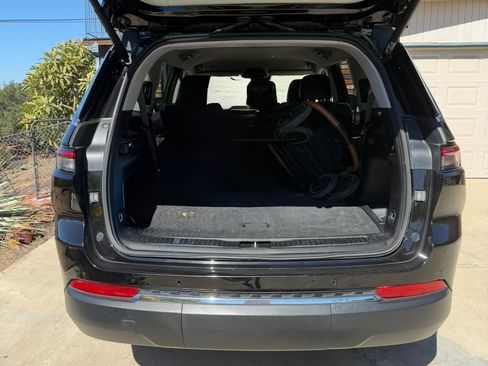 Used 2021 Jeep Grand Cherokee L Limited image 15