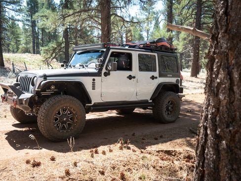 Used 2016 Jeep Wrangler Unlimited Sport image 24