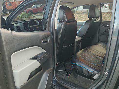 Used 2018 Chevrolet Colorado LT w/ Safety Package image 25