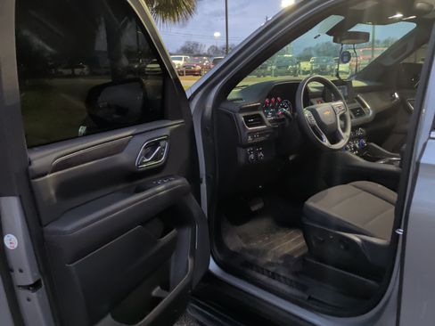 Used 2024 Chevrolet Tahoe 4WD image 11