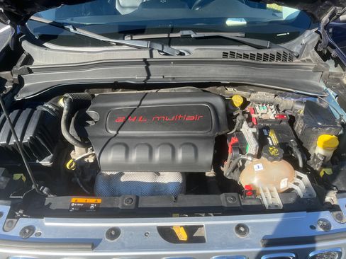 Used 2017 Jeep Renegade Limited image 13