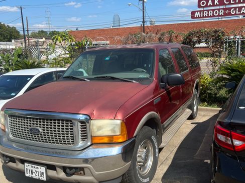 Used 2000 Ford Excursion Limited image 2