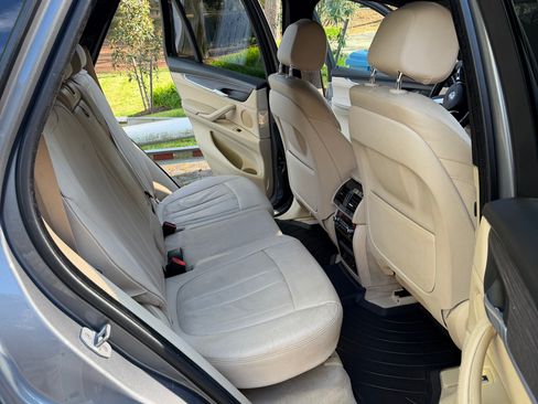 Used 2015 BMW X5 xDrive35d image 11