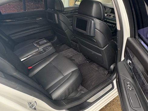 Used 2009 BMW 750Li image 13