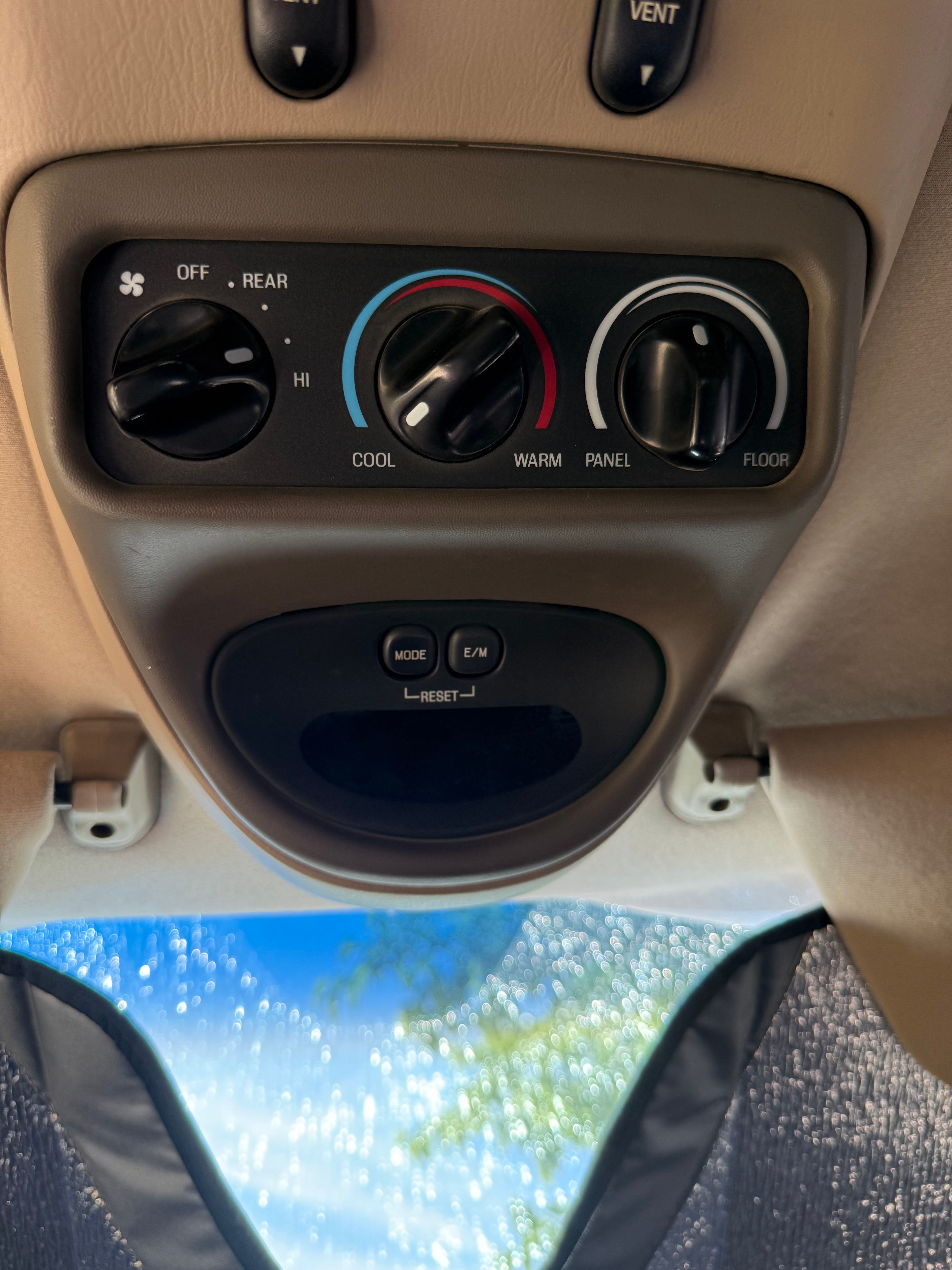 Used 2000 Ford Excursion Limited AWD/4WD image 14