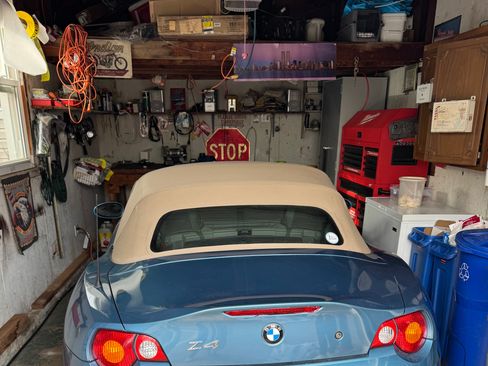 Used 2003 BMW Z4 2.5i image 1