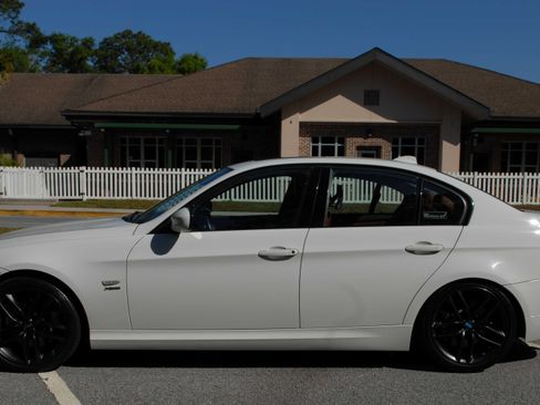 Used 2009 BMW 335i xDrive Sedan image 1