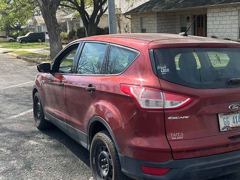 Used 2015 Ford Escape S image 2