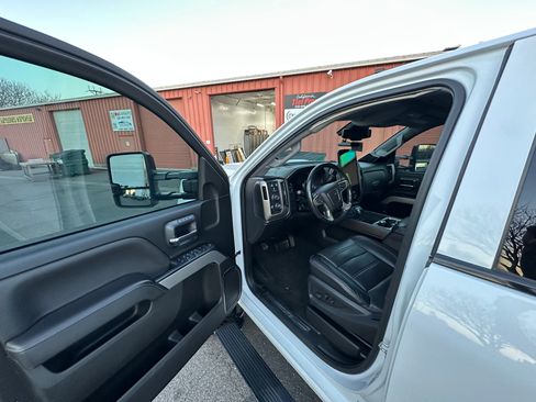 Used 2017 GMC Sierra 2500 Denali w/ Duramax Plus Package image 13