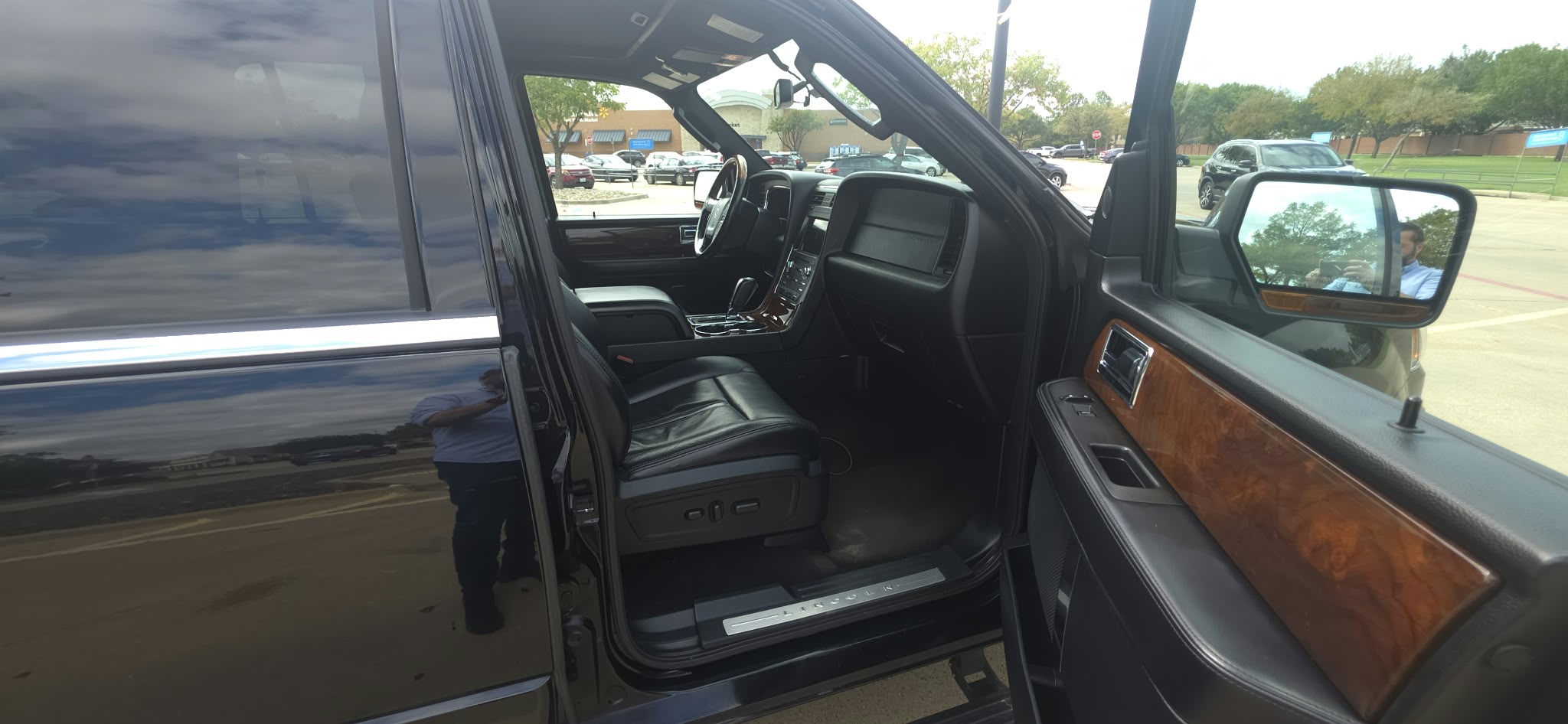 Used 2016 Lincoln Navigator L Select AWD/4WD image 9