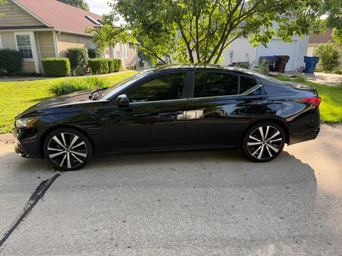 Used 2022 Nissan Altima 2.5 SR FWD image 5