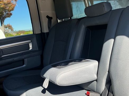 Used 2017 RAM 2500 SLT w/ Luxury Group image 22