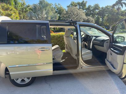 Used 2009 Dodge Grand Caravan SXT w/ Entertainment Group 2