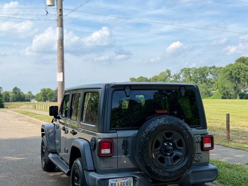 Used 2018 Jeep Wrangler Unlimited Sport AWD/4WD image 16