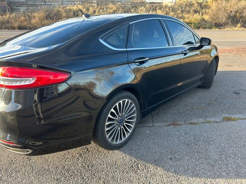 Used 2017 Ford Fusion SE image 2