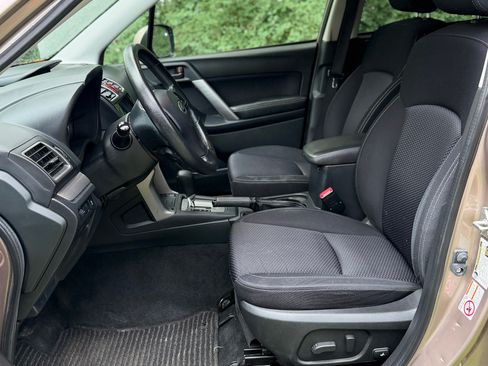 Used 2016 Subaru Forester 2.5i Premium AWD/4WD image 19