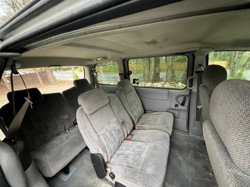 Used 2004 Pontiac Montana w/ Climate Package image 7