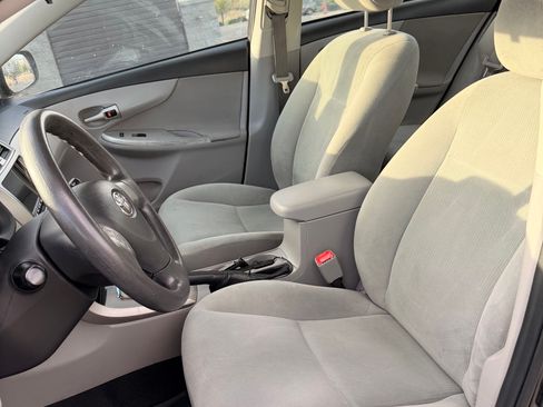 Used 2013 Toyota Corolla LE FWD image 8