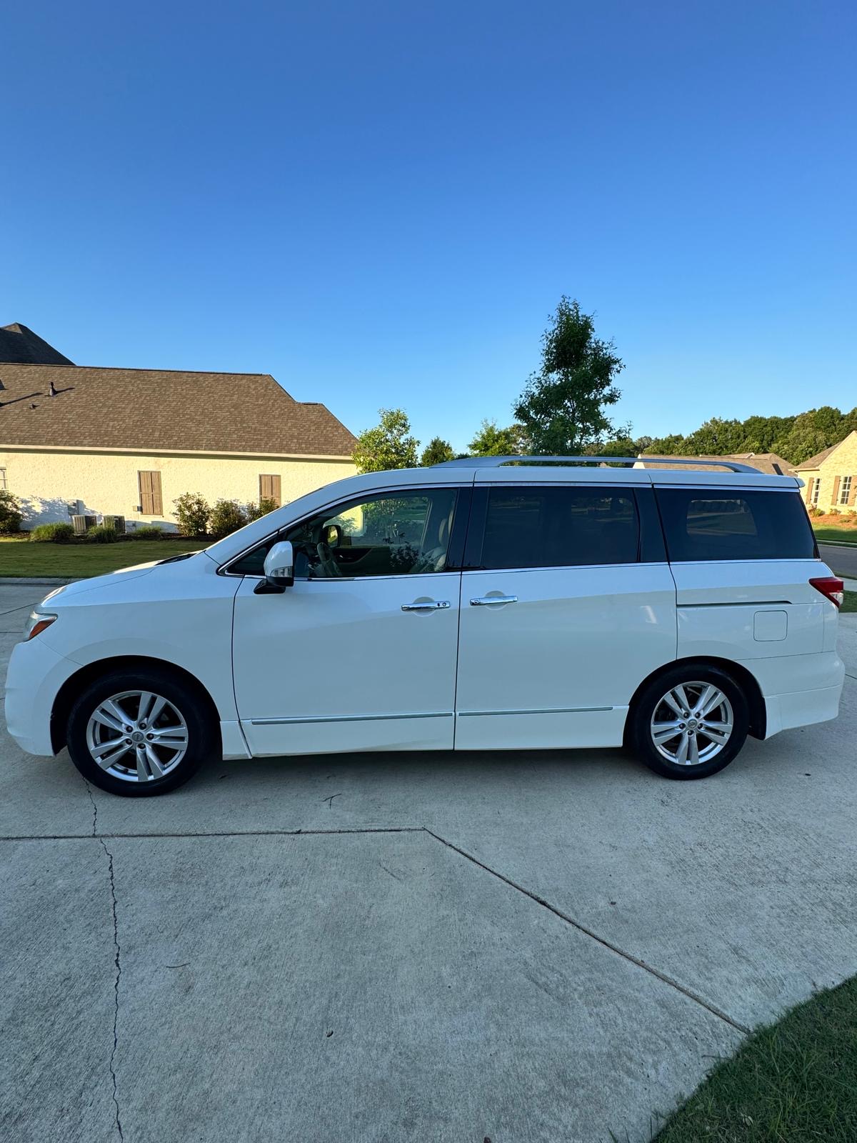 Used 2015 Nissan Quest SL FWD image 1