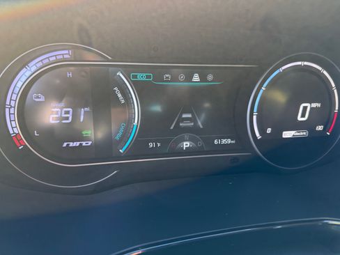 Used 2022 Kia Niro EX FWD image 14
