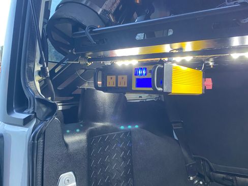 Used 2015 Jeep Wrangler Unlimited Rubicon w/ Connectivity Group image 5