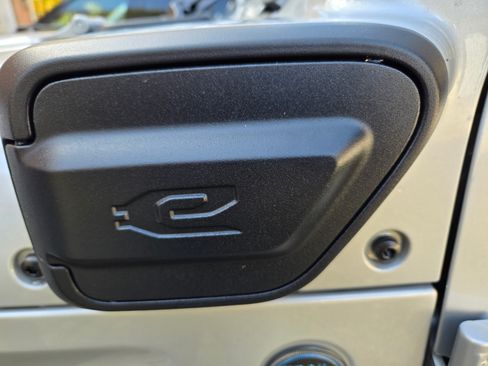 Used 2024 Jeep Wrangler Unlimited Rubicon 4xe w/ Convenience Group image 18