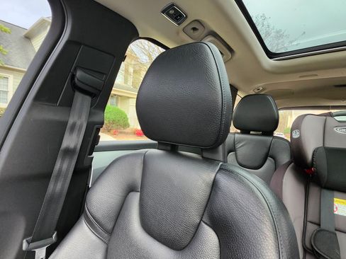 Used 2018 Volvo XC90 T6 Momentum w/ Convenience Package image 14