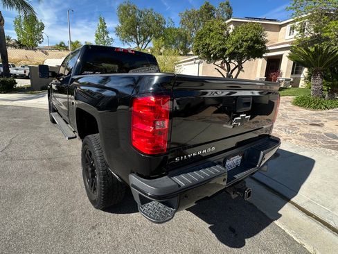 Used 2016 Chevrolet Silverado 2500 LT w/ Midnight Edition AWD/4WD image 6