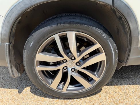 Used 2017 Honda Pilot Touring image 15