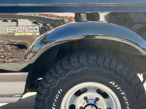 Used 1996 Ford Bronco image 12