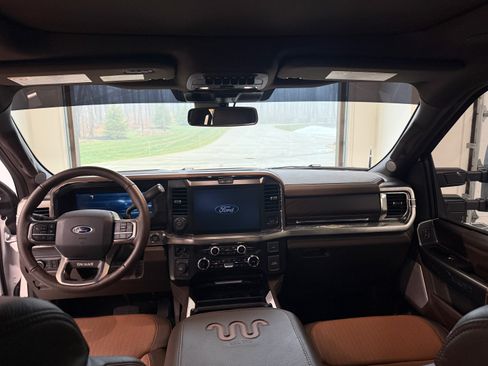 Used 2025 Ford F450 King Ranch w/ FX4 Off-Road Package image 12