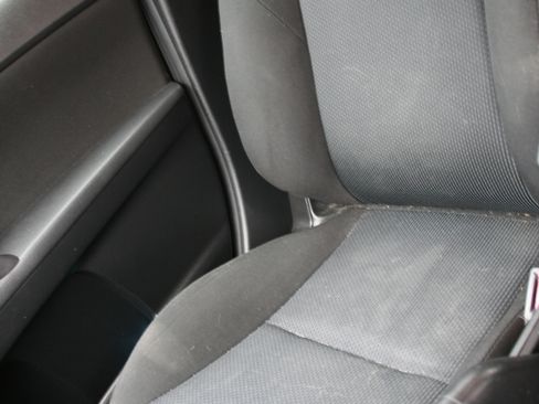 Used 2011 MAZDA MAZDA3 i Sport image 28