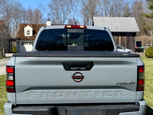 Used 2023 Nissan Frontier PRO-4X w/ Pro-4X Premium Package image 2